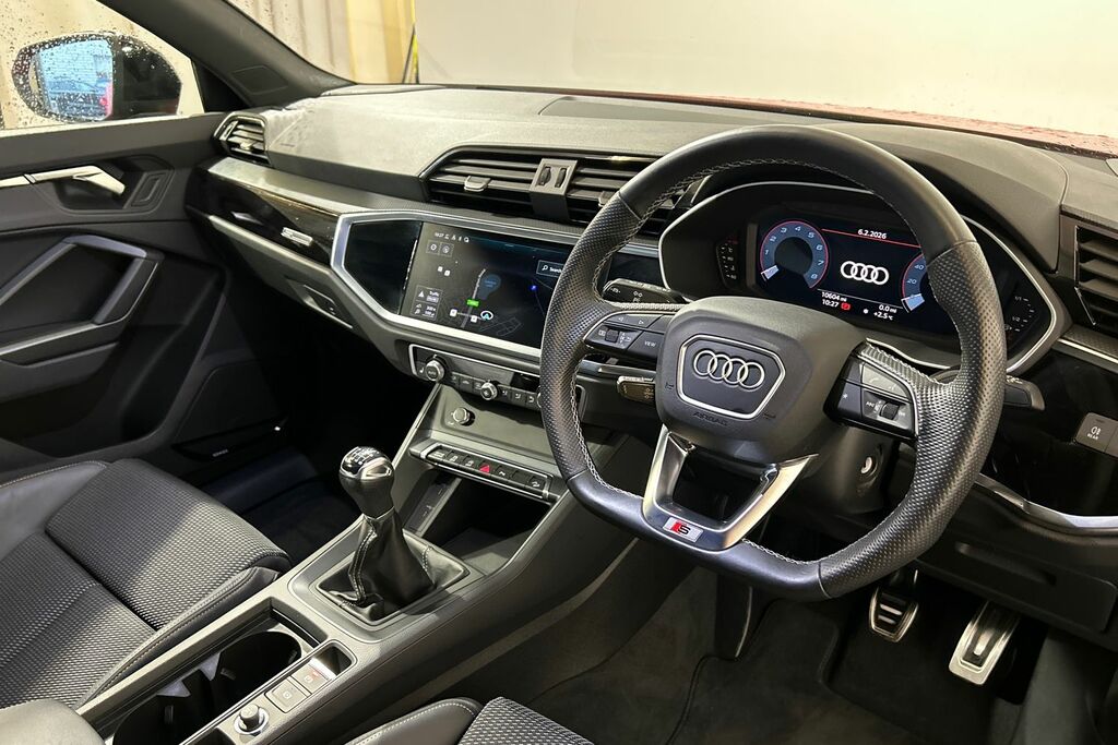 Audi Q3 Black Edition 35 Tfsi 150 Ps 6-Speed SW72OTF Red #6