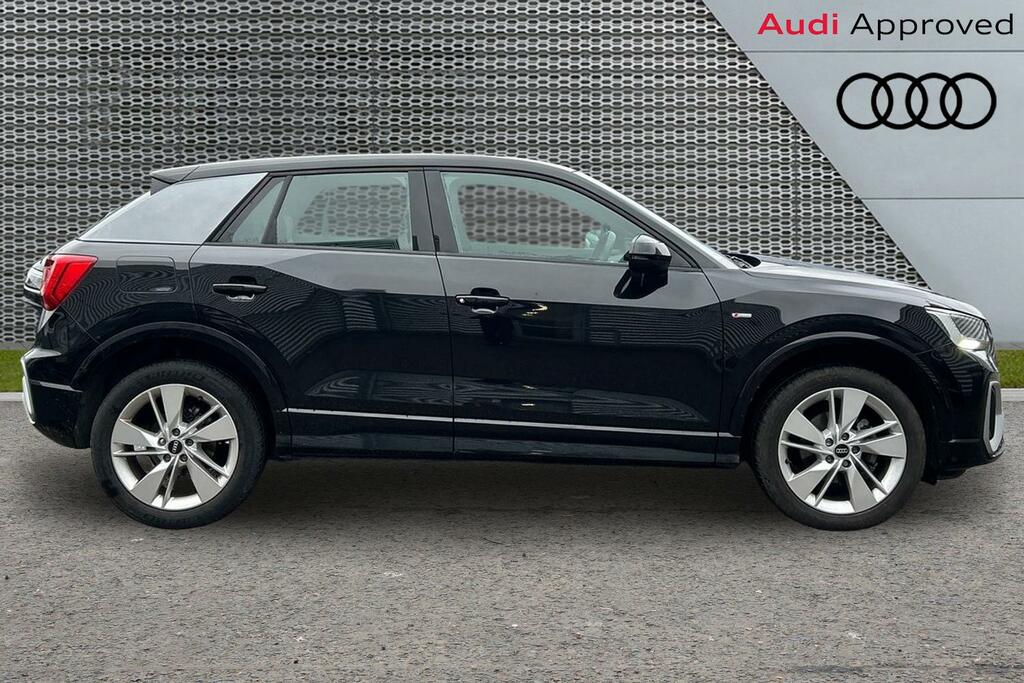 Audi Q2 S Line 35 Tfsi 150 Ps S Tronic LO72WXC Black #4