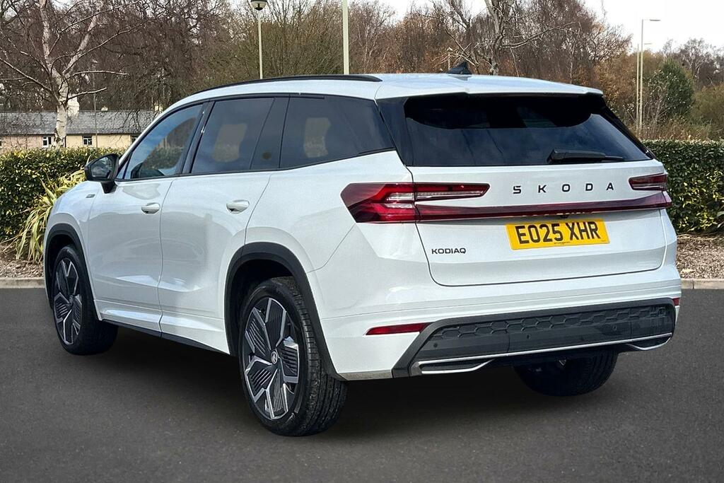 Skoda Kodiaq 1.5 Tsi E-tec Sportline Dsg 7 Seat EO25XHR White #3