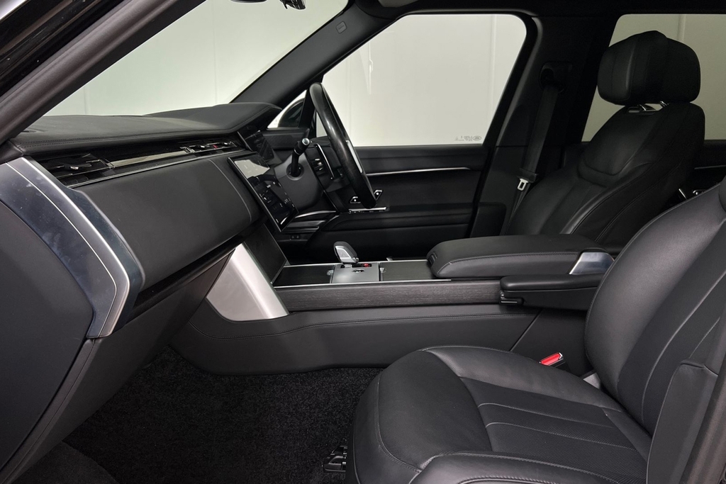 Land Rover Range Rover P460e Autobiography SJ24VCR Black #3
