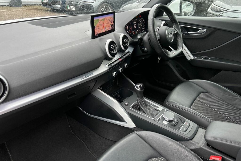 Audi Q2 S Line 35 Tfsi 150 Ps S Tronic AV72WSJ White #2