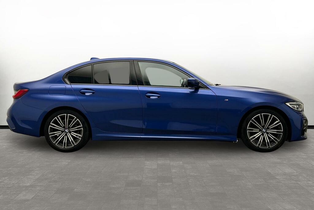 BMW 3 Series 320I M Sport Saloon HK70UHW Blue #3