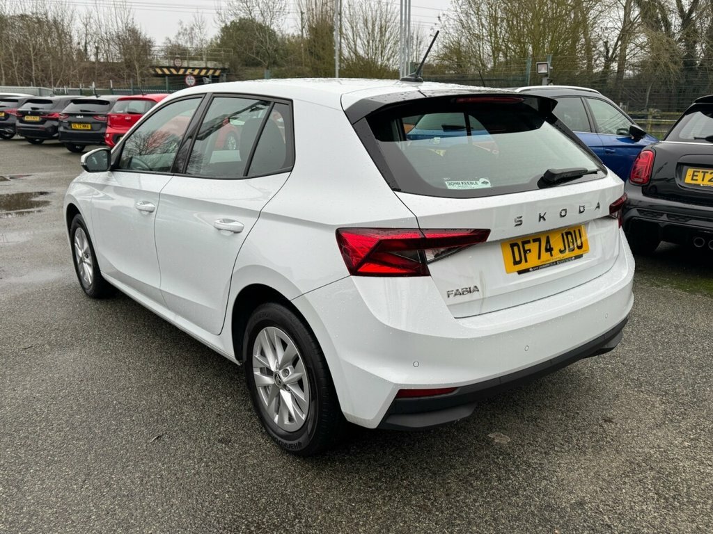 Skoda Fabia 1L Se Comfort DF74JDU White #3