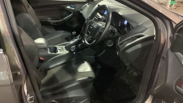 Ford Focus Titanium X 148 Brown #4