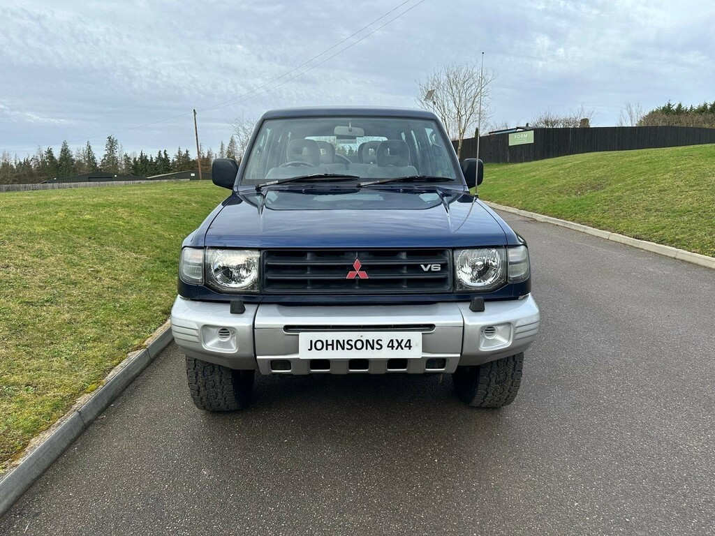 Mitsubishi Shogun 3.5 Gls Suv 316 Gkm, 200 Bh X544YGX  #3