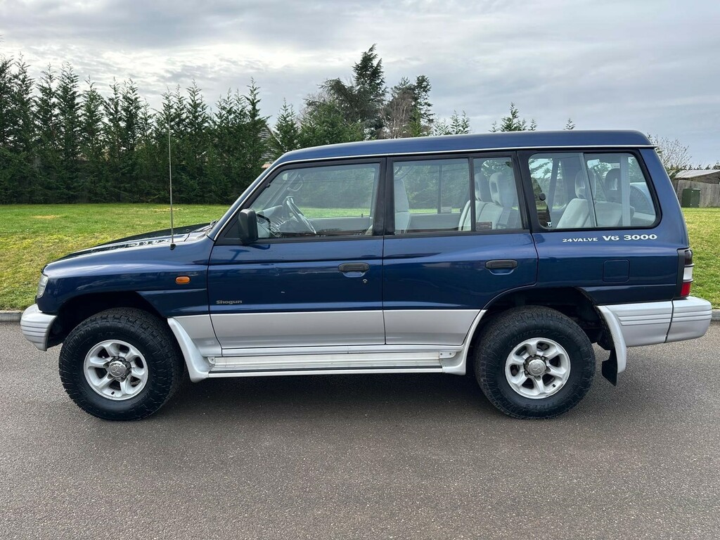 Mitsubishi Shogun 3.5 Gls Suv 316 Gkm, 200 Bh X544YGX  #6