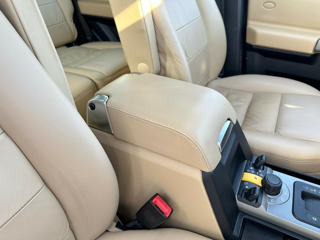 Land Rover Discovery Se Grey #11