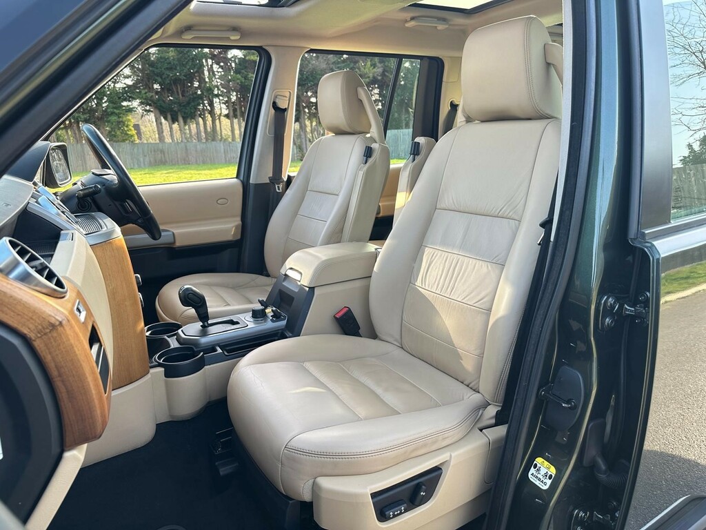 Land Rover Discovery Se Grey #33