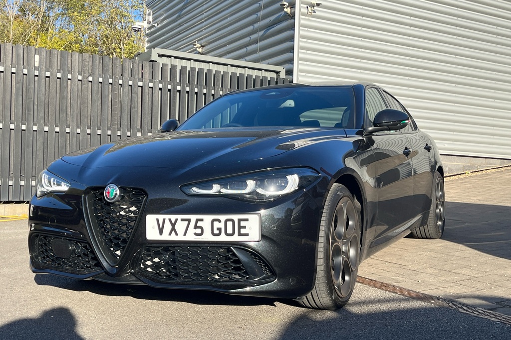 Alfa Romeo Giulia 2.0T Intensa Euro 6 Ss VX75GOE Black #6