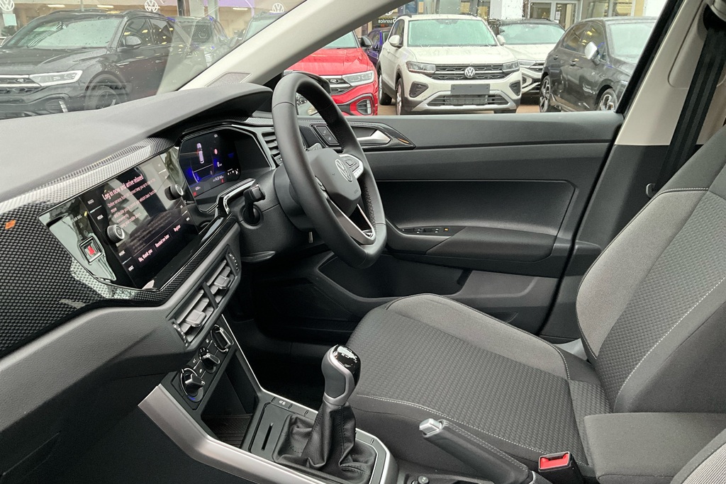 Volkswagen Polo 1.0 Tsi Match BG75GYF Black #2