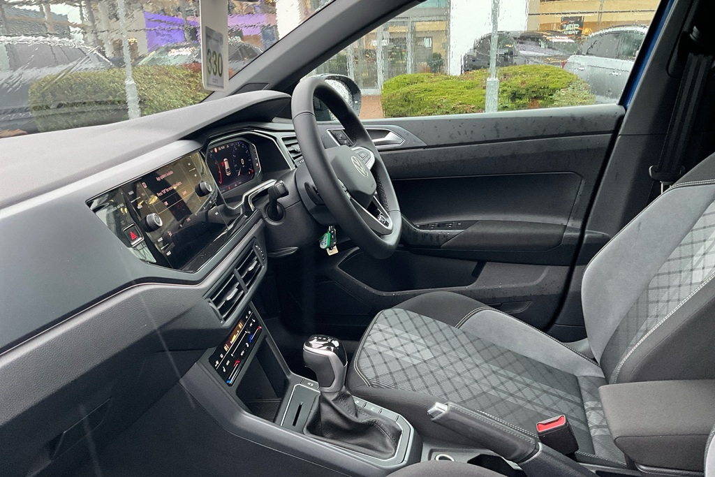 Volkswagen Taigo 1.5 Tsi 150 Black Edition Dsg BJ75MLX Black #2