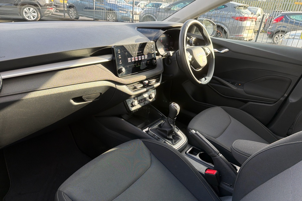Skoda Fabia 1.0 Tsi Se Edition GK25LPU Black #2