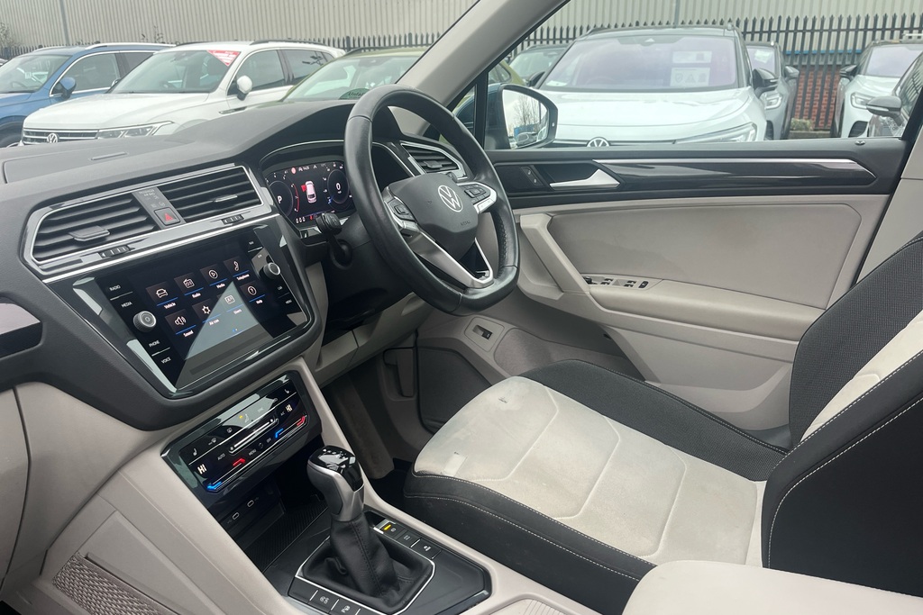 Volkswagen Tiguan 1.5 Tsi 150 Elegance Dsg CF70ZDL Blue #2