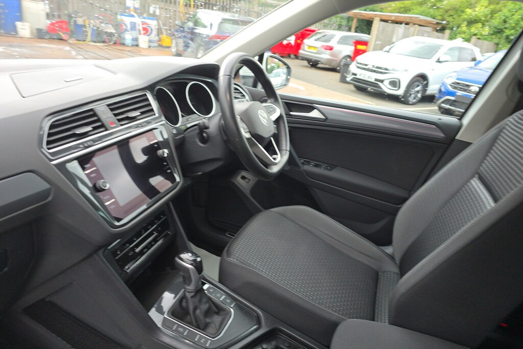 Volkswagen Tiguan 2.0 Tdi Active Dsg BT22MMV White #3
