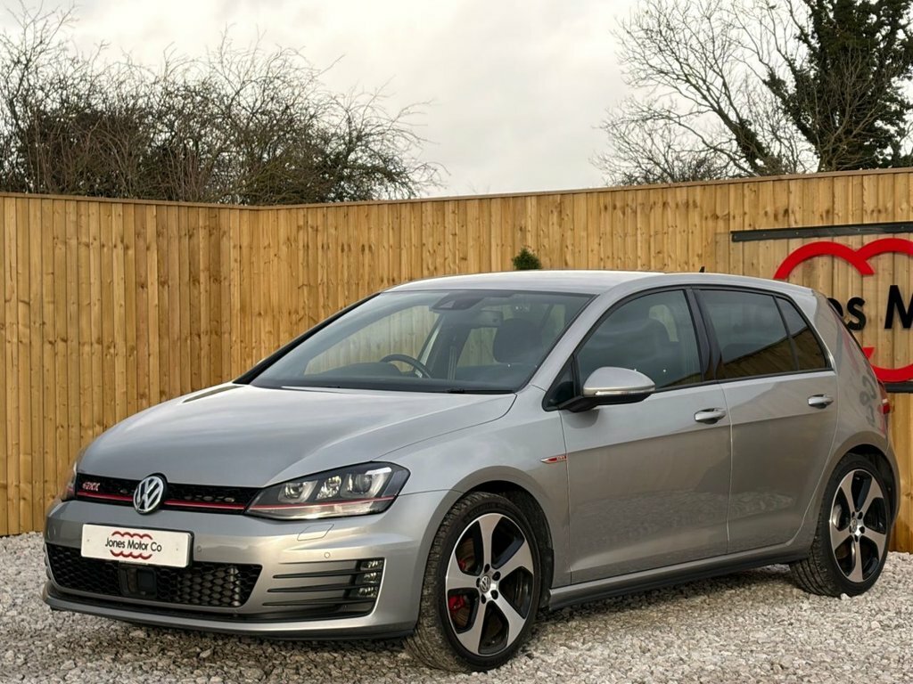 Volkswagen Golf 2L Gti Gold #3