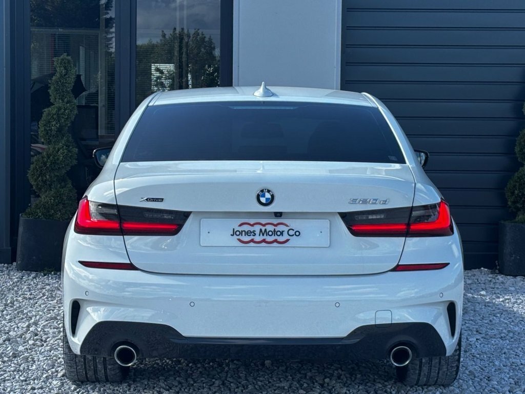BMW 3 Series 2L M Sport DX69JMC White #4