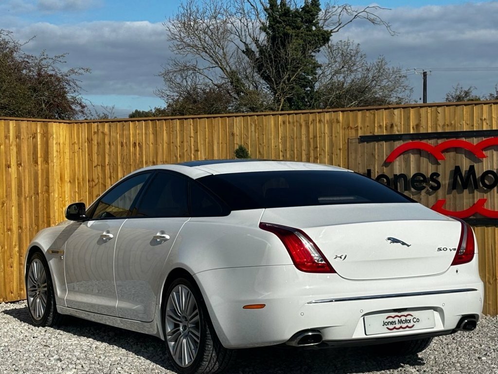 Jaguar XJ Saloon XJ58DAV White #3
