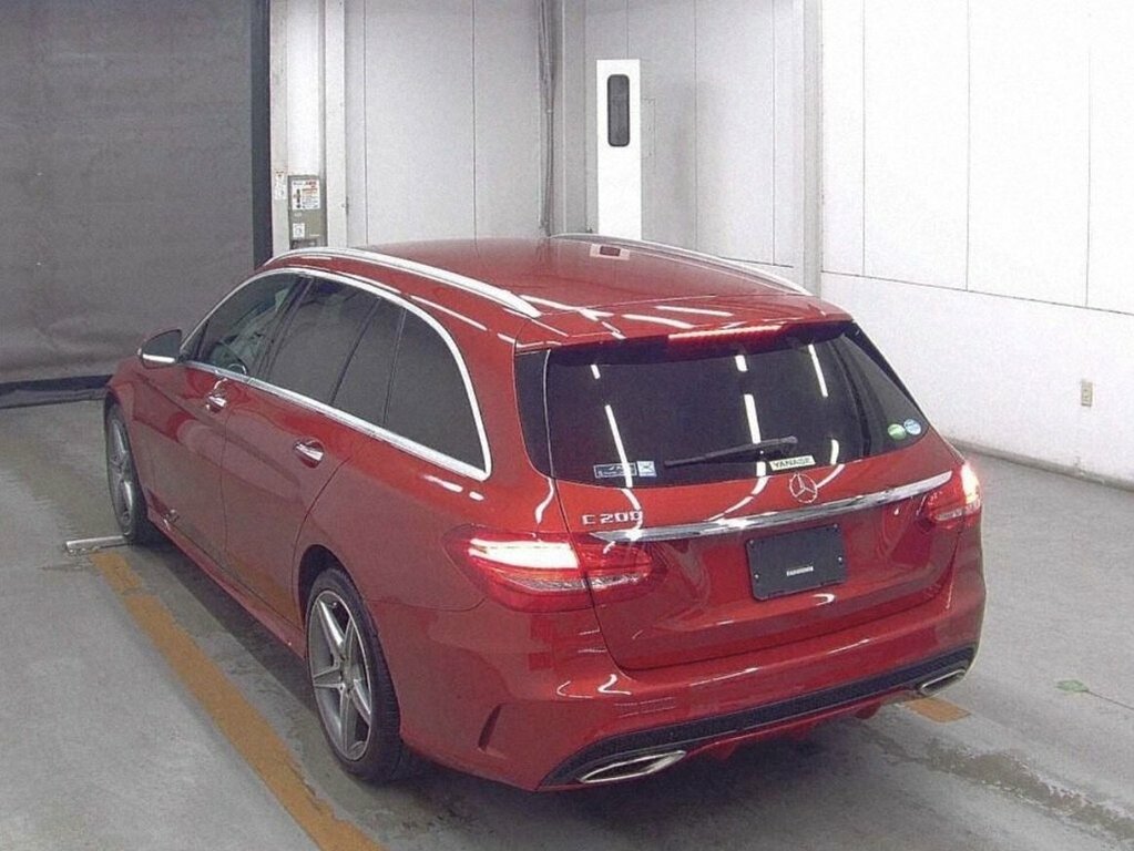 Mercedes-Benz C Class 2L Amg Line Red #3