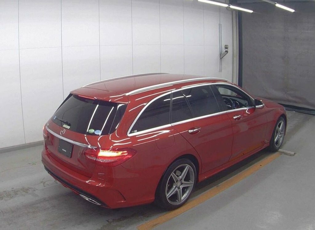 Mercedes-Benz C Class 2L Amg Line Red #4
