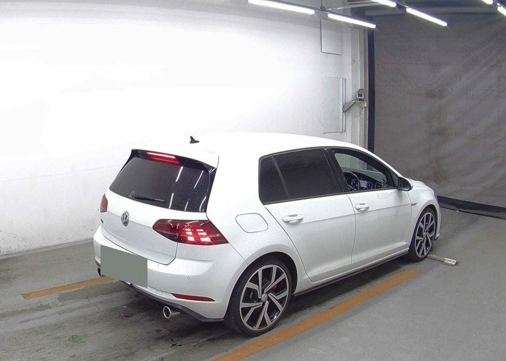 Volkswagen Golf 2L Gti Performance FG67JMC White #4