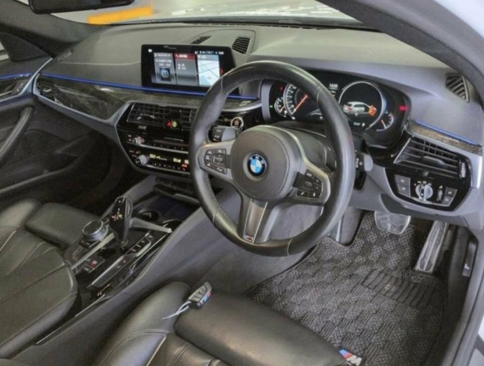 BMW 5 Series 2L M Sport White #5