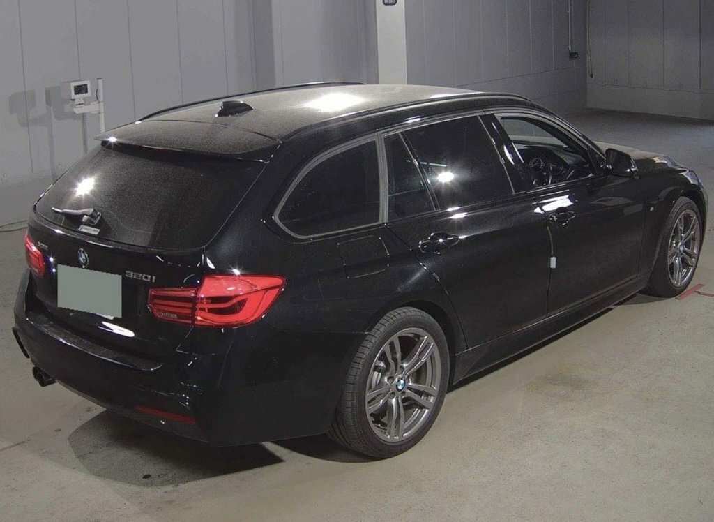 BMW 3 Series 2L M Sport AO65JMC Black #4