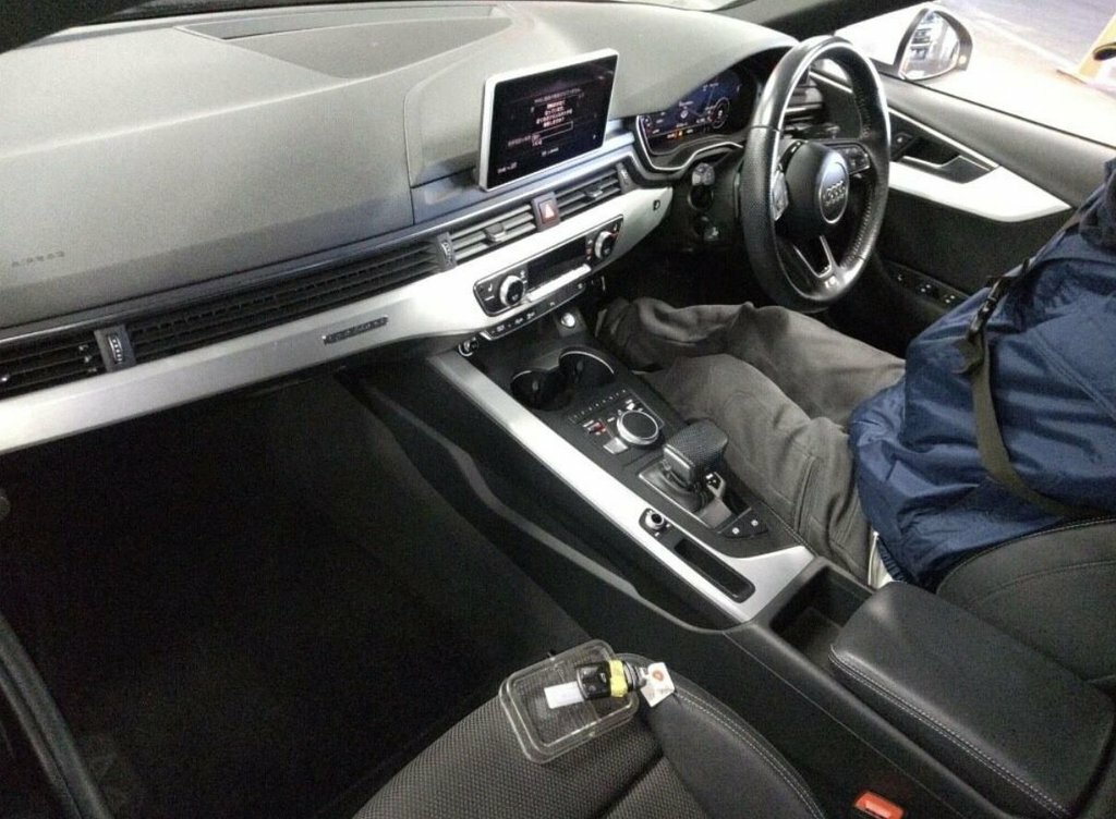 Audi A4 Avant 2L S Line White #6