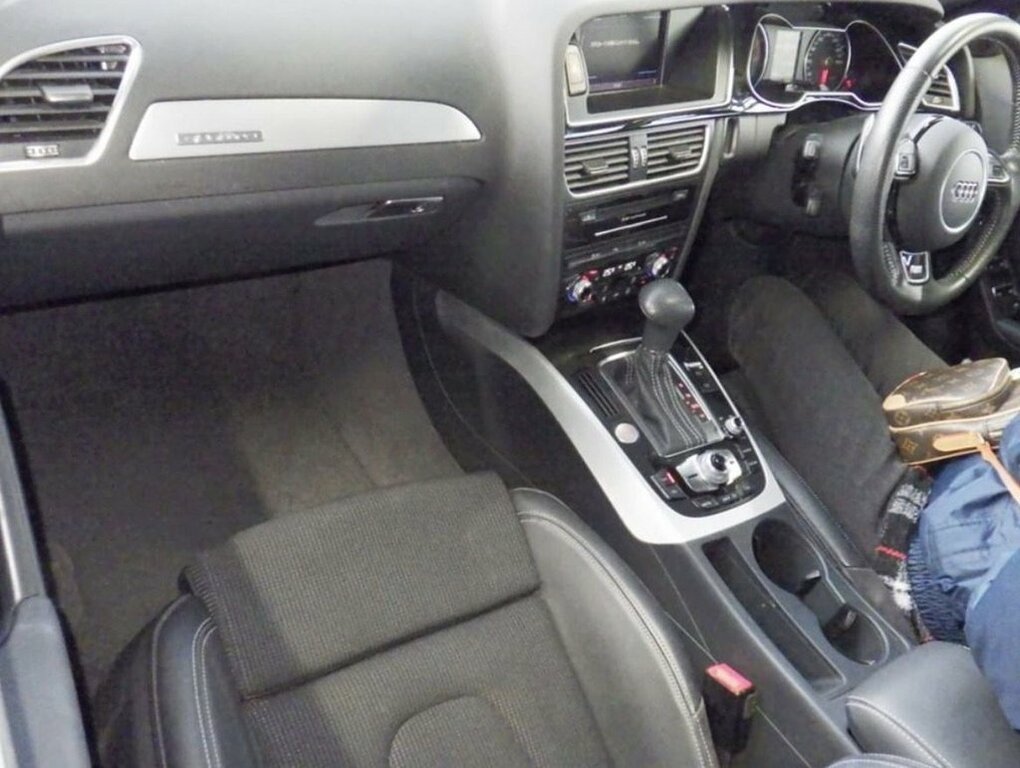 Audi A4 Avant 2L Black Edition Grey #5