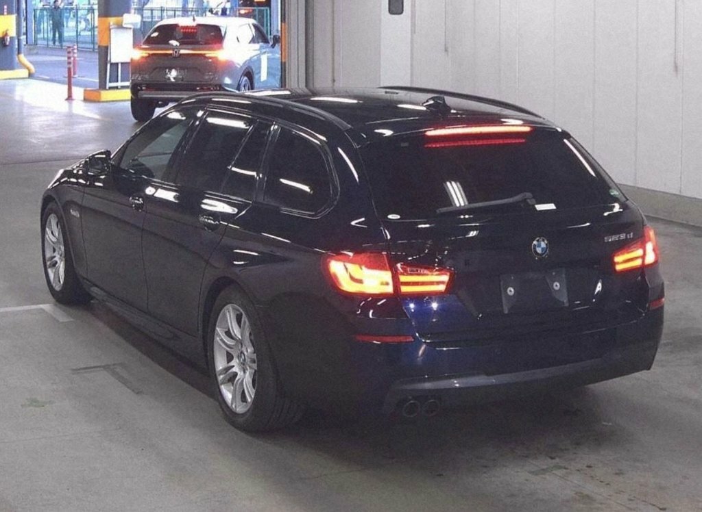 BMW 5 Series 2L M Sport Black #3