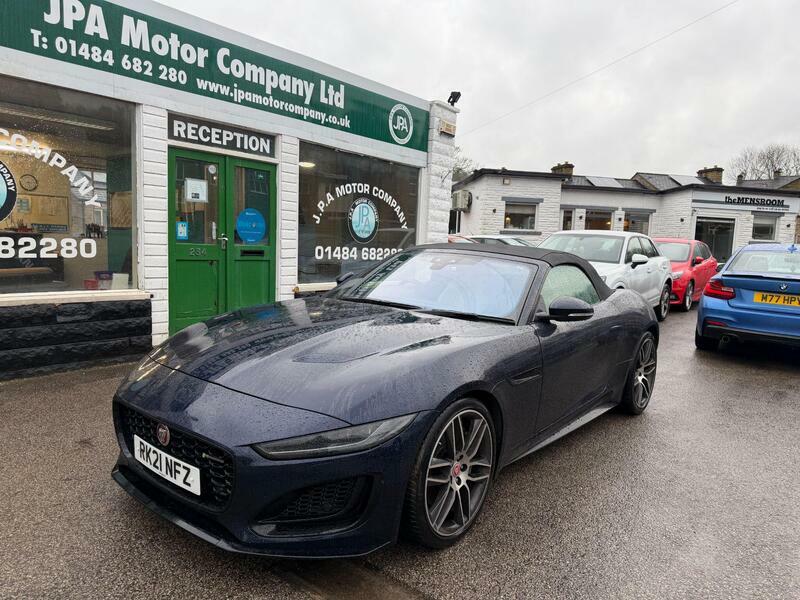 Jaguar F-Type 2.0i-r-dynamic-convertible-2dr-petrol-auto-euro-6- Blue