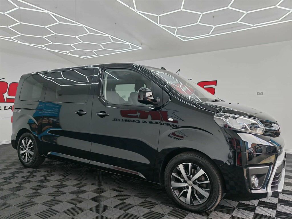 Toyota Verso 2.0 D-4d Excel White #1