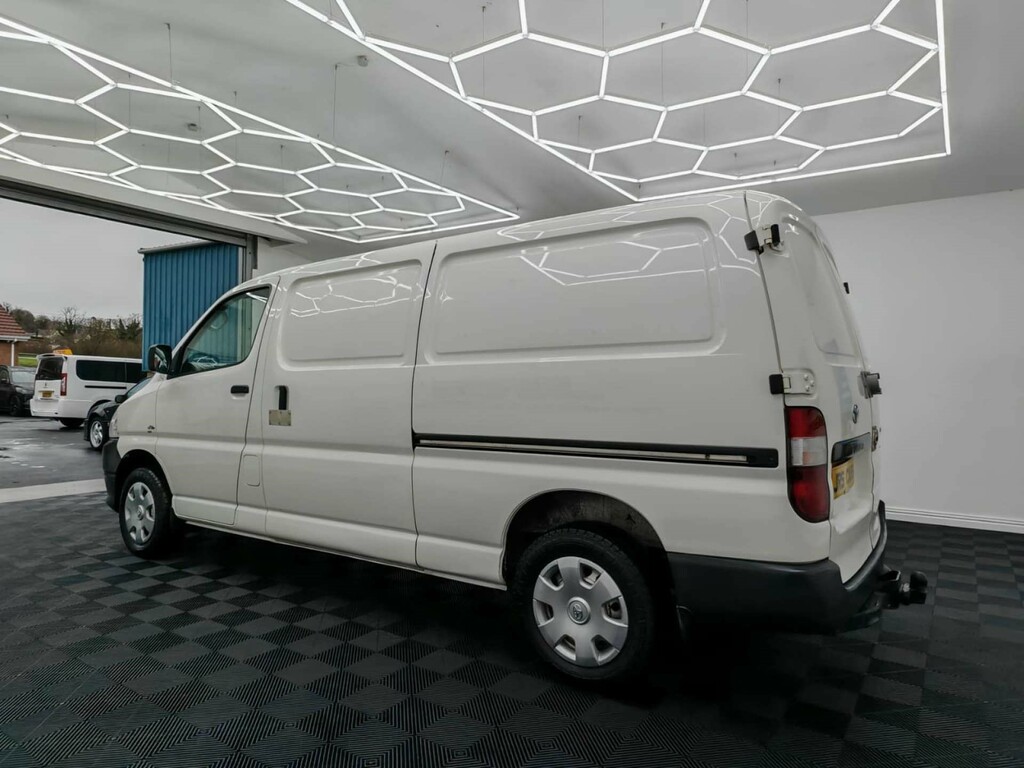 Toyota HiAce 300 D-4d 120 Lwb  #4