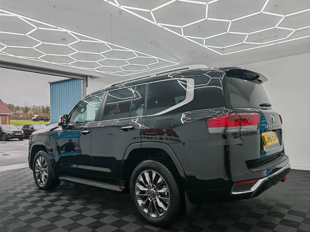 Toyota Land Cruiser Zx #4