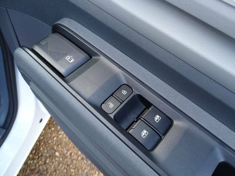 Maxus eDeliver 5 64Kwh Panel Van 6Dr L2 H2 163 Ps Grey #57