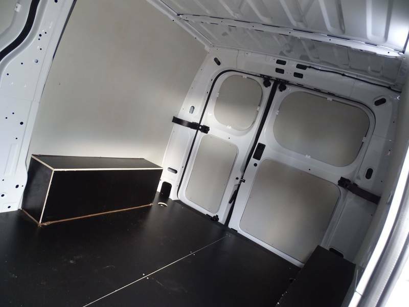 Maxus eDeliver 5 64Kwh Panel Van 6Dr L2 H2 163 Ps Grey #47