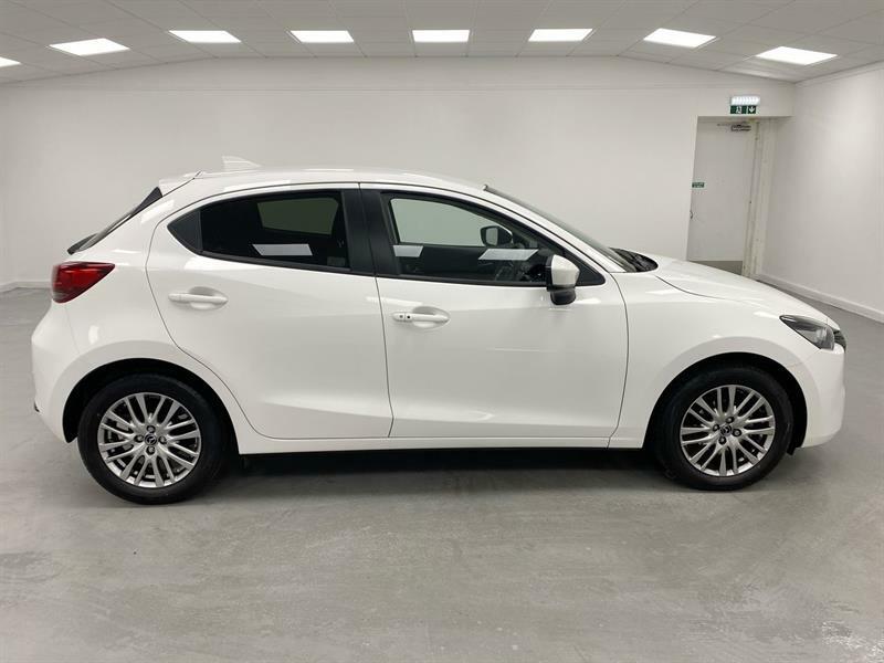 Mazda 2 1.5 Skyactiv G Exclusive-line LR74RUH White #5