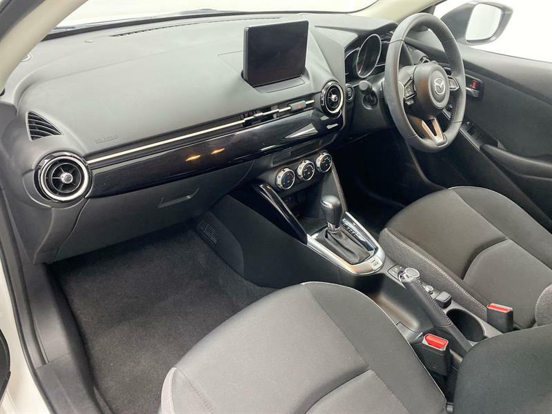 Mazda 2 1.5 Skyactiv G Exclusive-line LR74RUH White #2