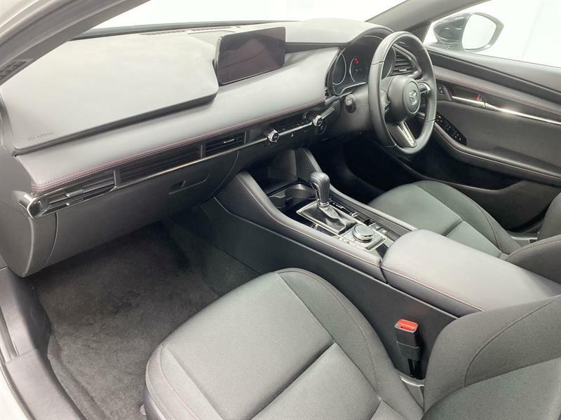 Mazda 3 2.5 E-skyactiv G Mhev 140 Homura MD74ZPG White #2