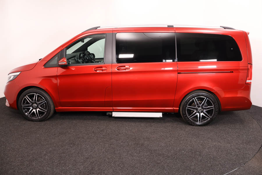 Mercedes-Benz V Class 2.0 V220d 9G Tronic Long Amg Line Red #4
