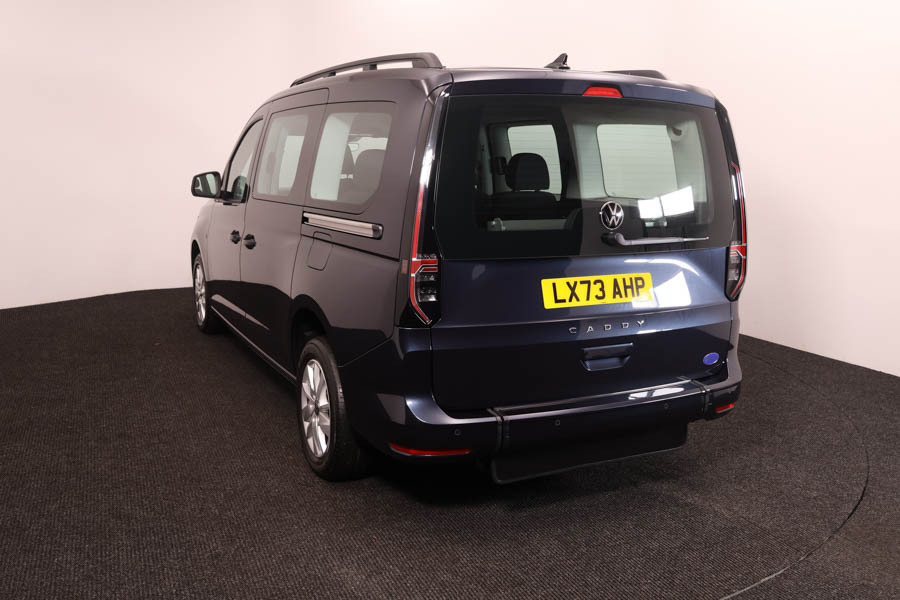 Volkswagen Caddy Maxi Life 1.5 Tsi T5 Maxi Life Liberty Combo Blue #4