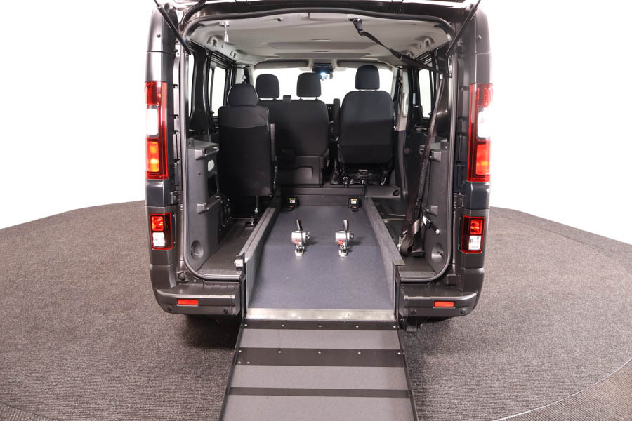 Renault Trafic 2.0 Dci Business Edc Black #6