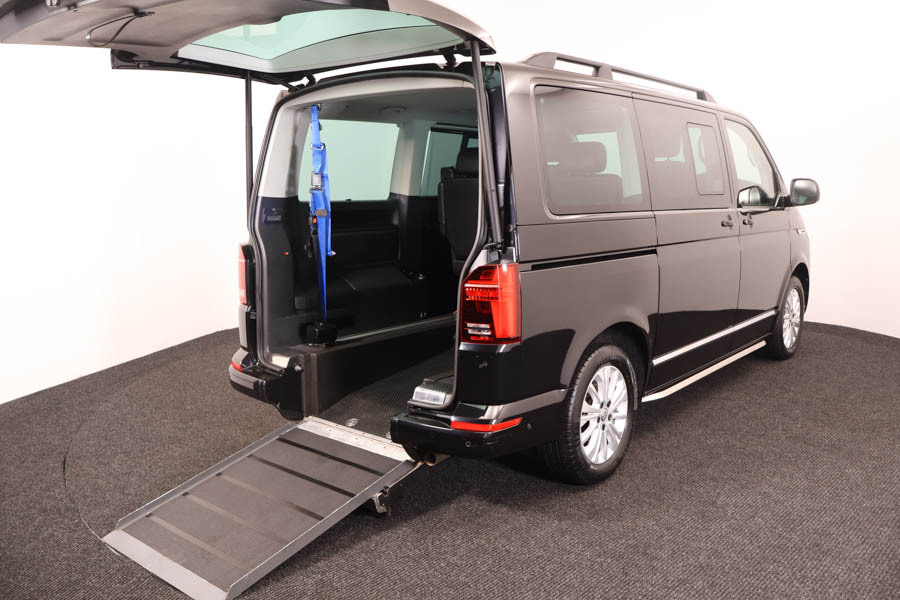 Volkswagen Caravelle T6.1 Executive 2.0 Tdi 150 Liberty Black #3