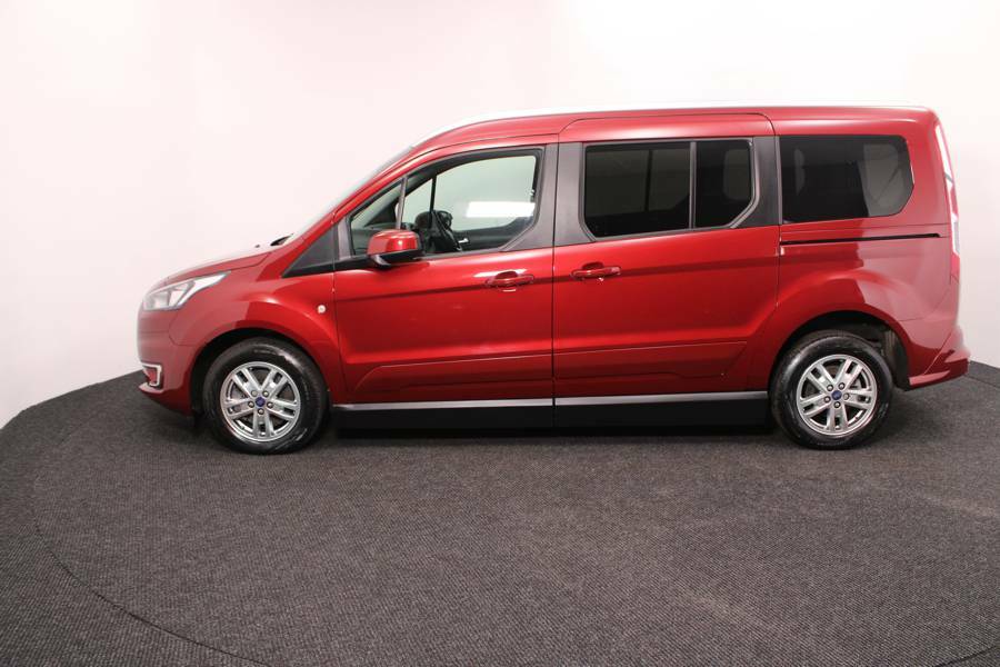 Ford Grand Tourneo Connect 1.5 Tdci Titanium Up Front Or Switch Red #6