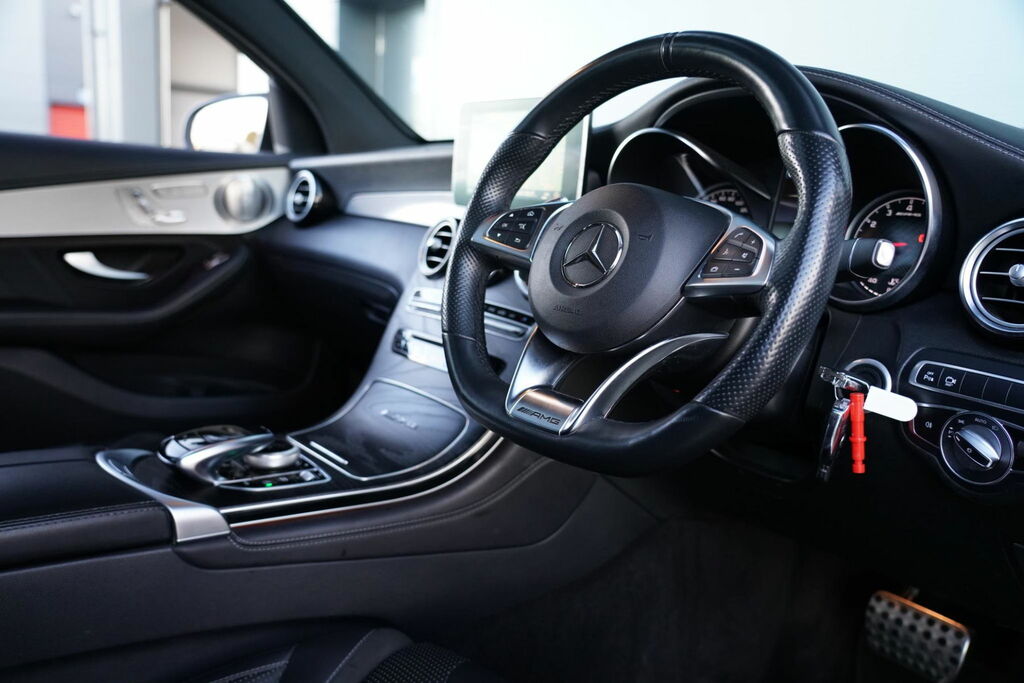 Mercedes-Benz GLC Class 4.0 Glc63 V8 Biturbo Amg Premium Spds Mct 4Matic White #2