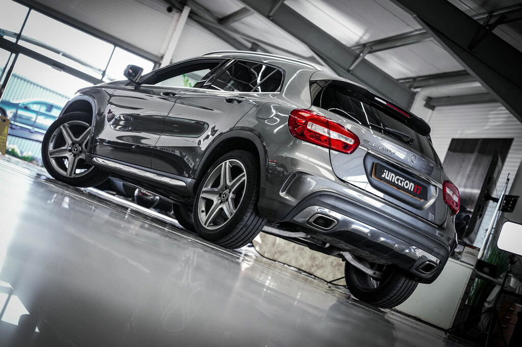 Mercedes-Benz GLA Class 2.1 Gla200d Amg Line 7G-dct Euro 6 Ss FG67WKZ #3