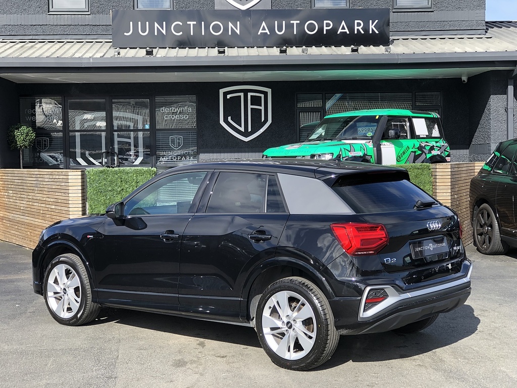 Audi Q2 Tfsi Cod S Line GM21YGE Black #3