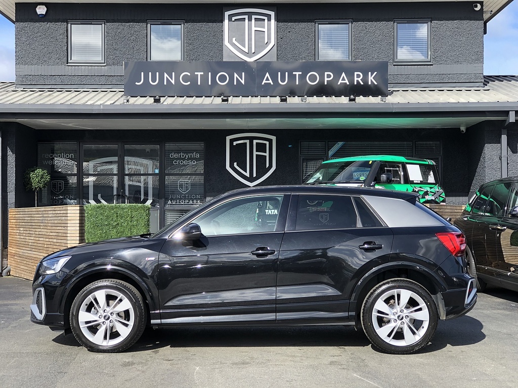 Audi Q2 Tfsi Cod S Line GM21YGE Black #4