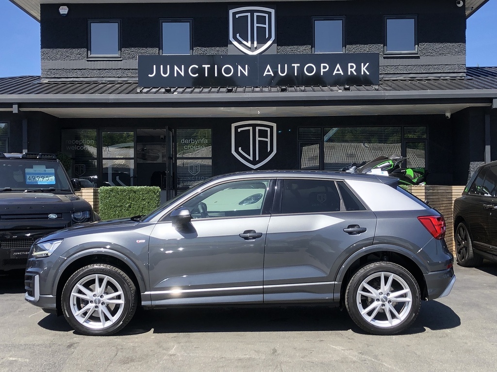 Audi Q2 Tfsi Cod S Line NL18XWZ Grey #4
