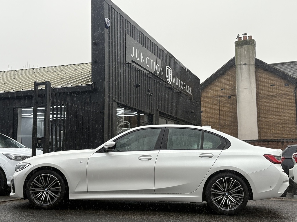 BMW 3 Series 318I M Sport KN71VDR White #3
