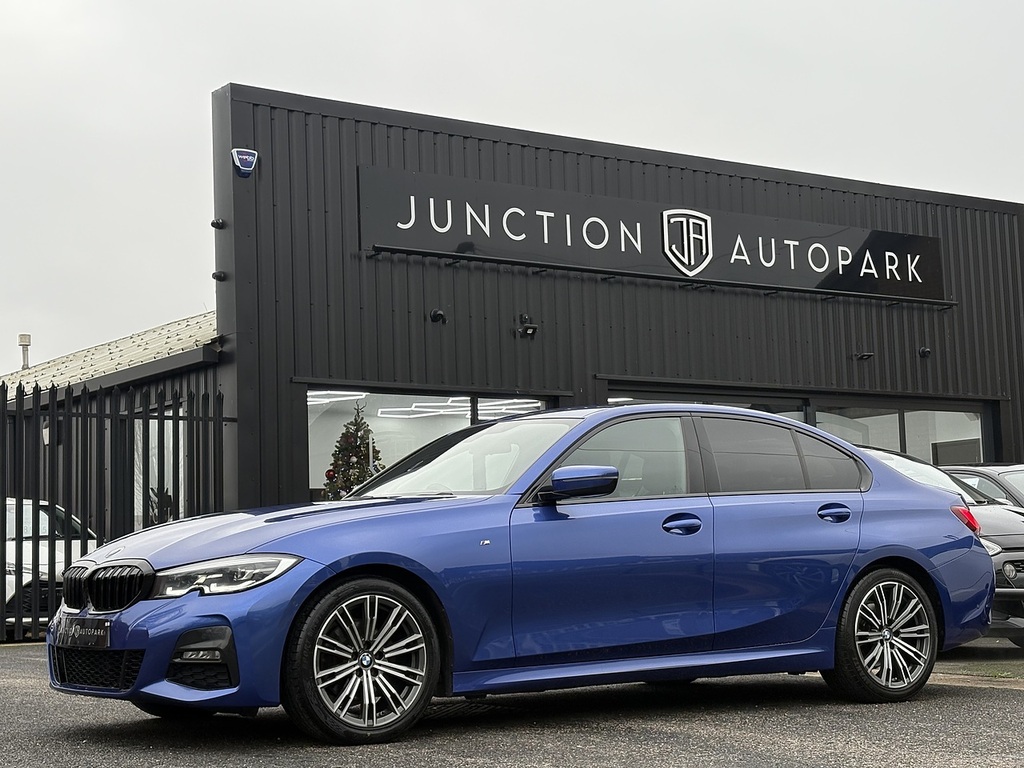 BMW 3 Series 320I M Sport YE71KUG Blue #2
